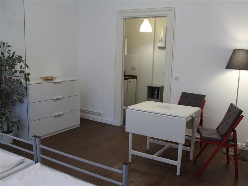 Happy Bed Hostel *