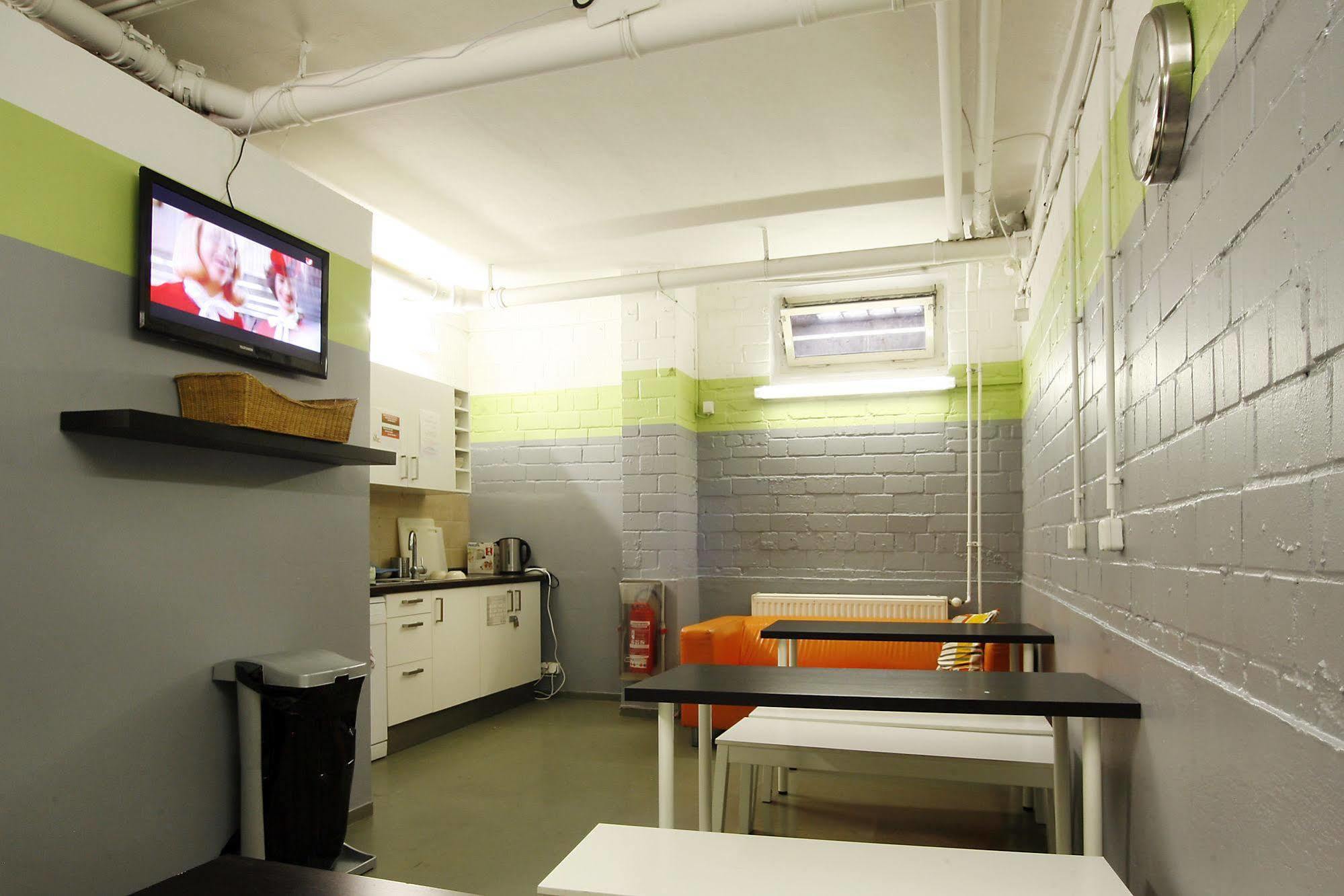 Happy Bed Hostel *